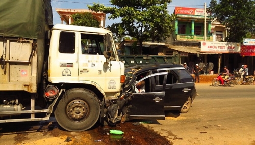 Hỗ trợ gia đình nạn nhân trong vụ tai nạn giao thông tại Quảng Trị